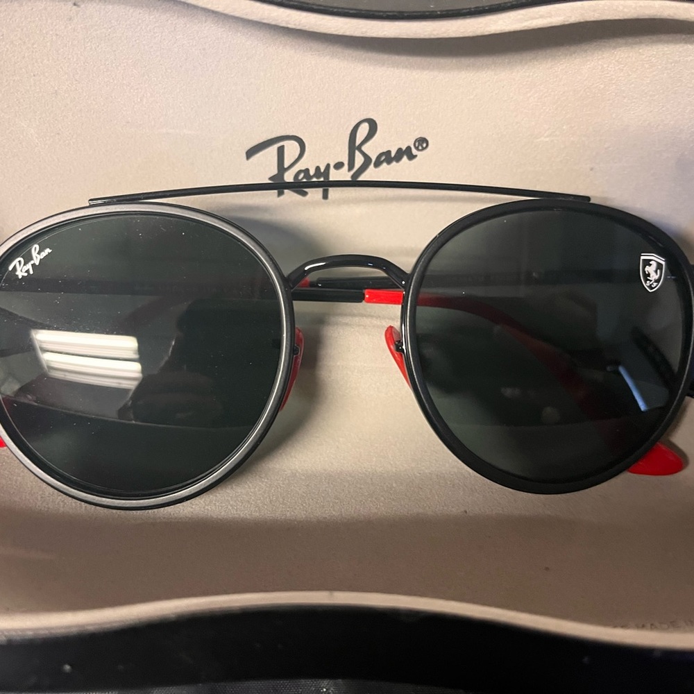 NEW Ray Bans